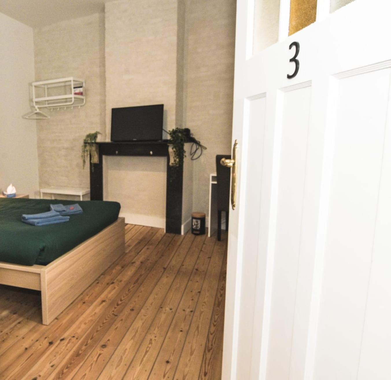 Cozy And Confortable Room Near Brussels Central Station מראה חיצוני תמונה
